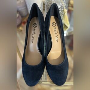 Never Worn New Bella Vita Suede Leather Block Heels/Pumps/Shoes Size 6